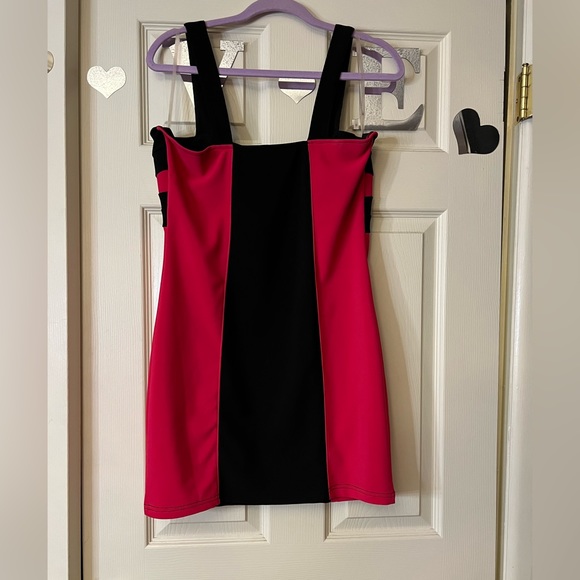 Hot pink and black mini dress - Picture 2 of 3